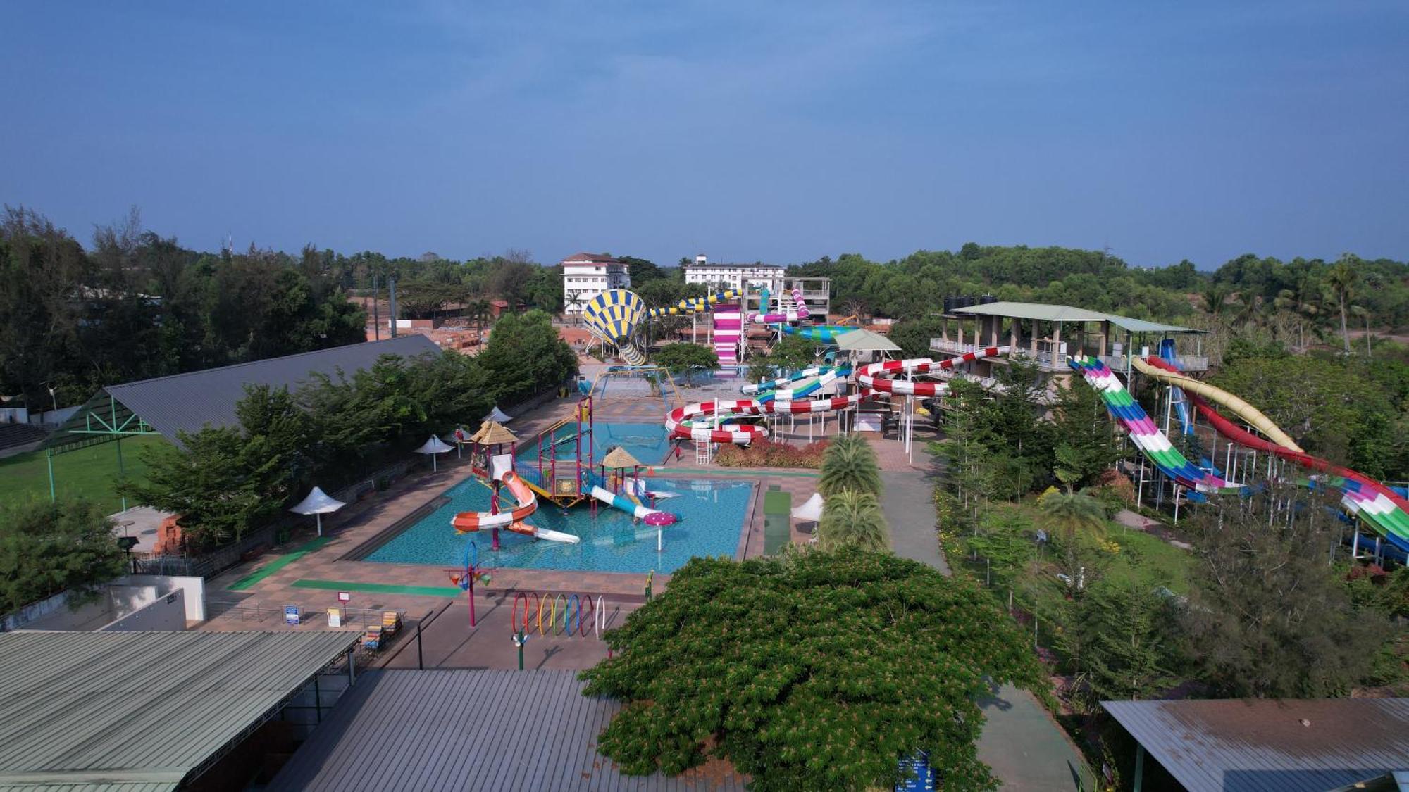 Uva Meridian Bay Resort & Spa Kundapur Esterno foto